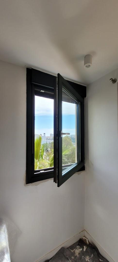 Viako - Ventanas, pergolas y cortinas de cristal