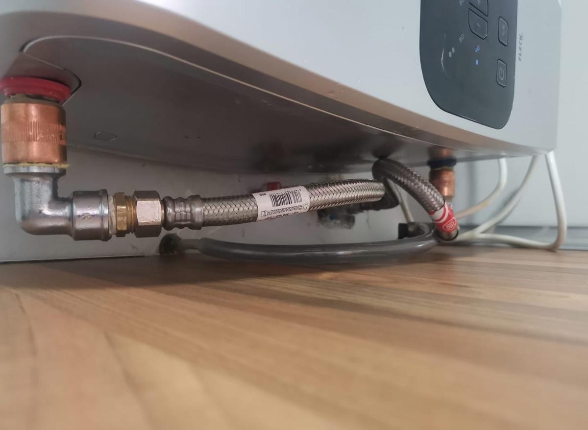 Urgencias Fontaneria 24 Horas Desatoros Instalaciones Hrc (oficina la Malagueta)